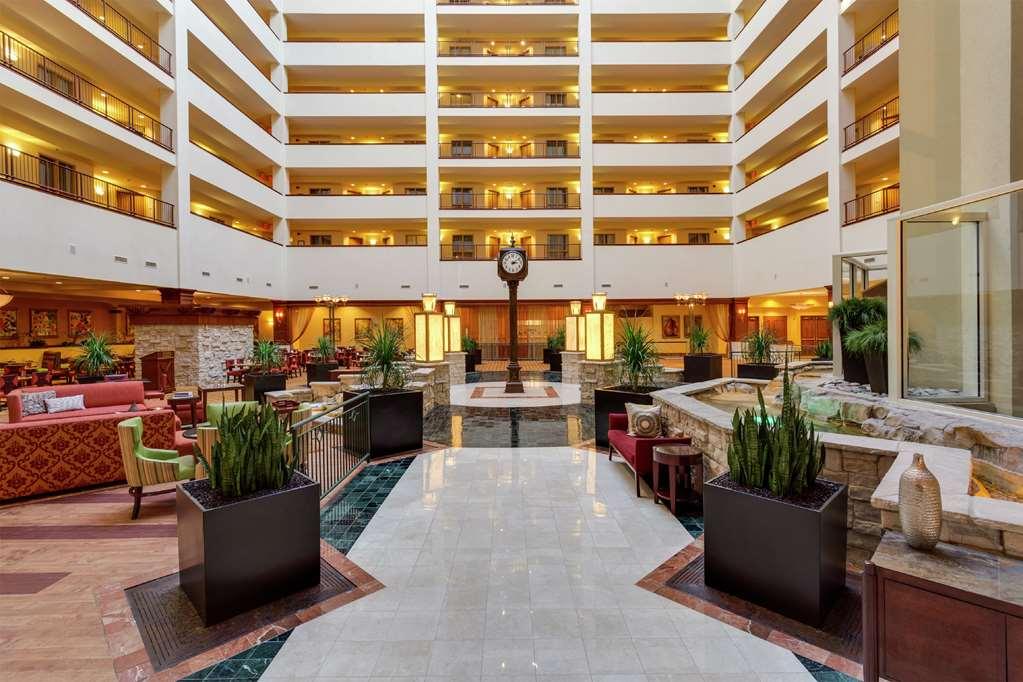 Hilton Charlotte Airport Hotel מראה פנימי תמונה