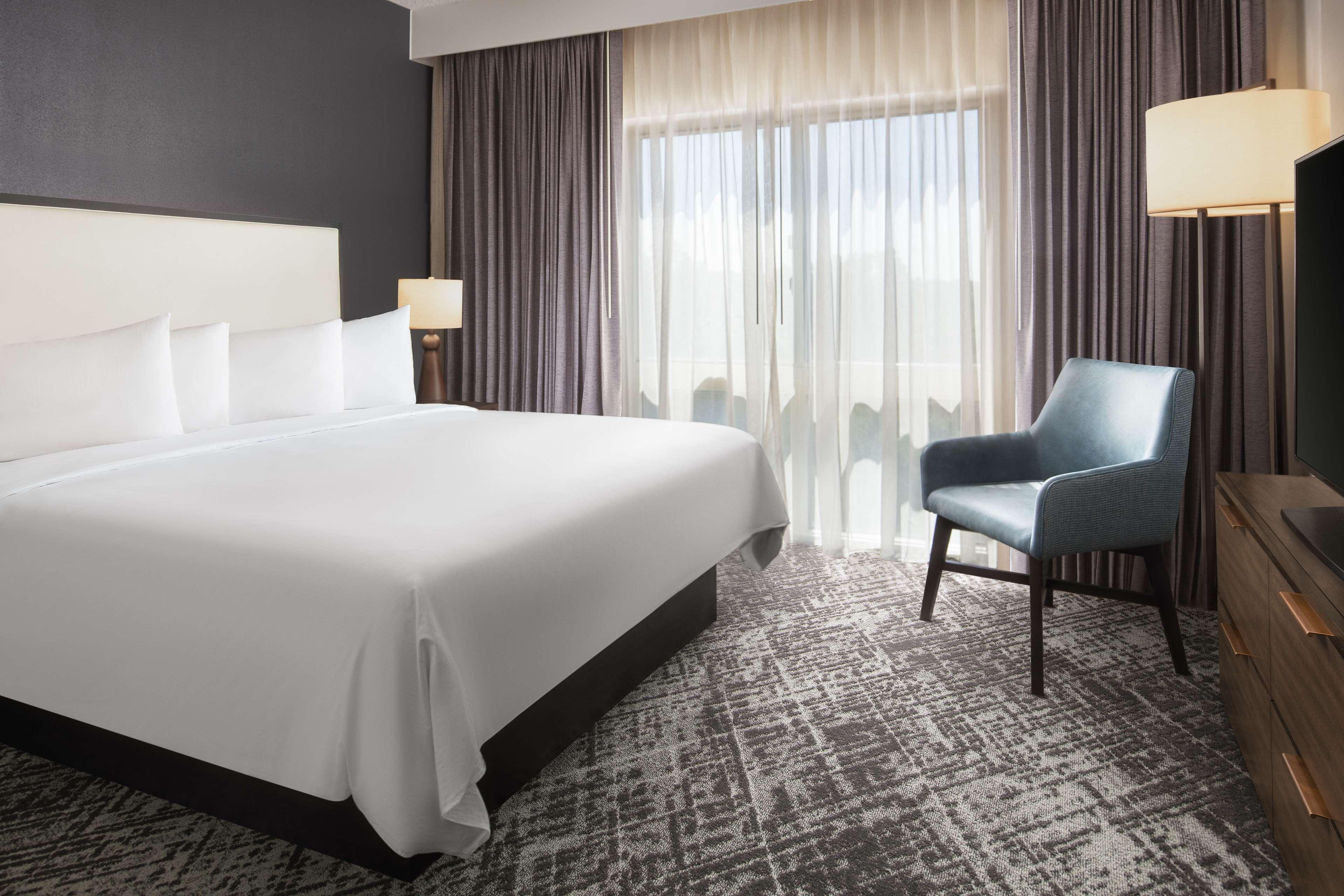 Hilton Charlotte Airport Hotel מראה חיצוני תמונה