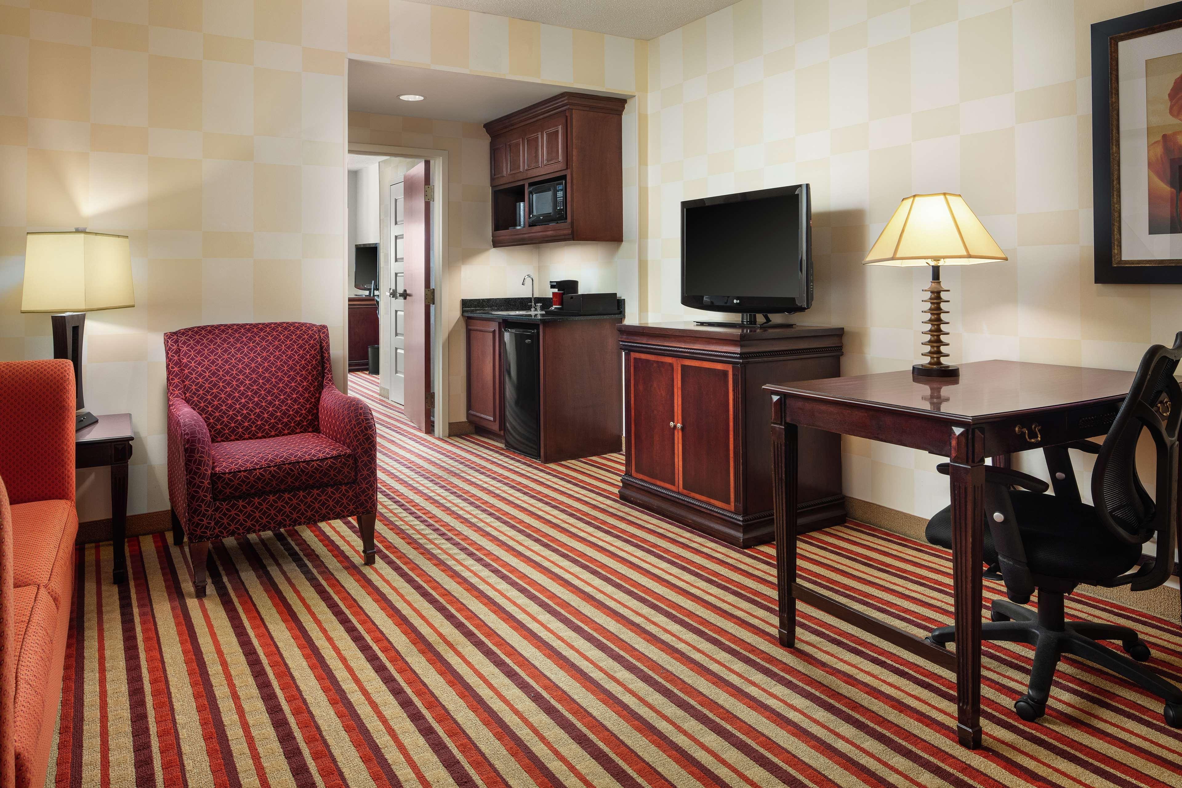 Hilton Charlotte Airport Hotel מראה חיצוני תמונה