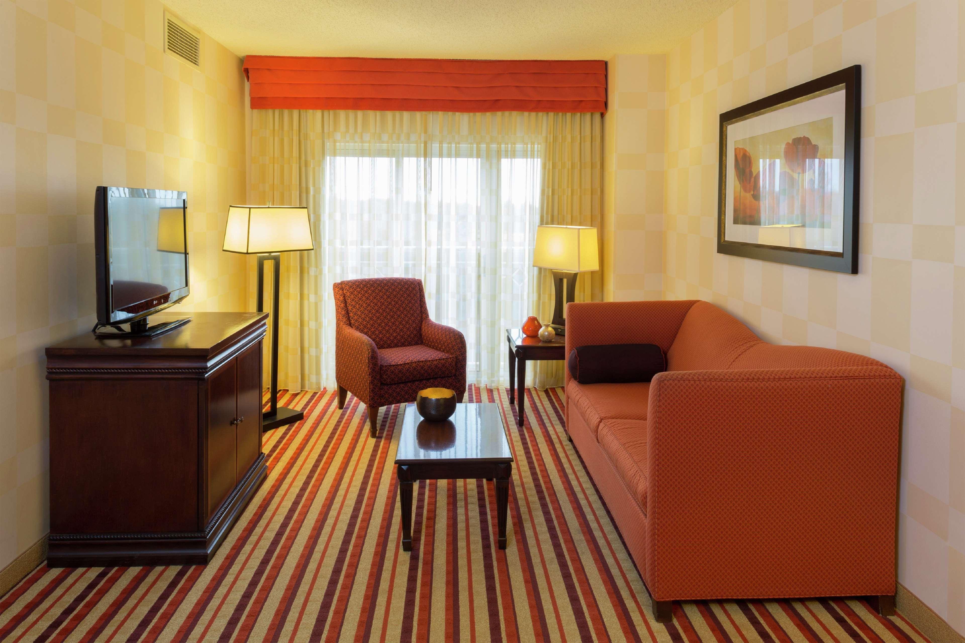 Hilton Charlotte Airport Hotel מראה חיצוני תמונה