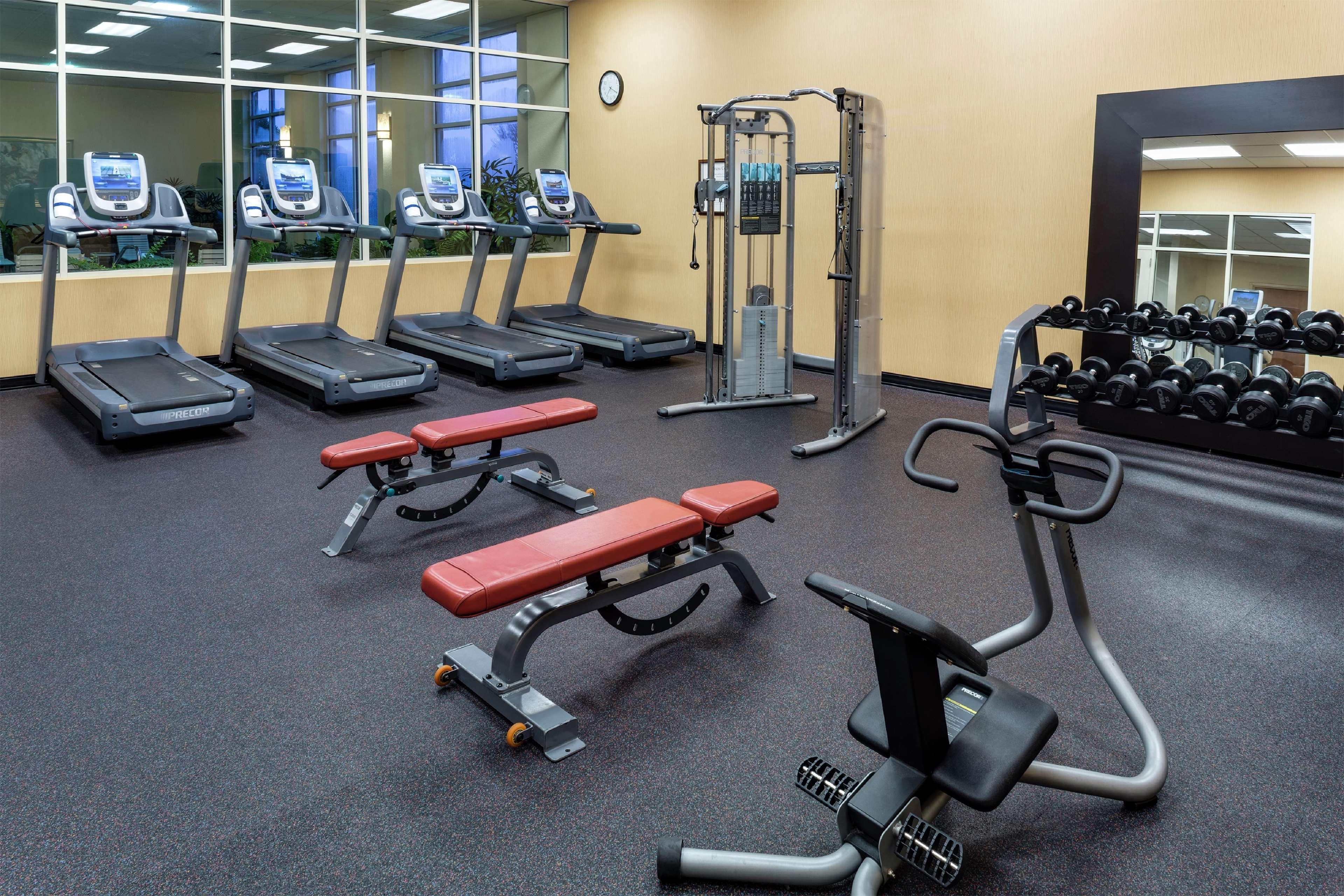 Hilton Charlotte Airport Hotel מראה חיצוני תמונה