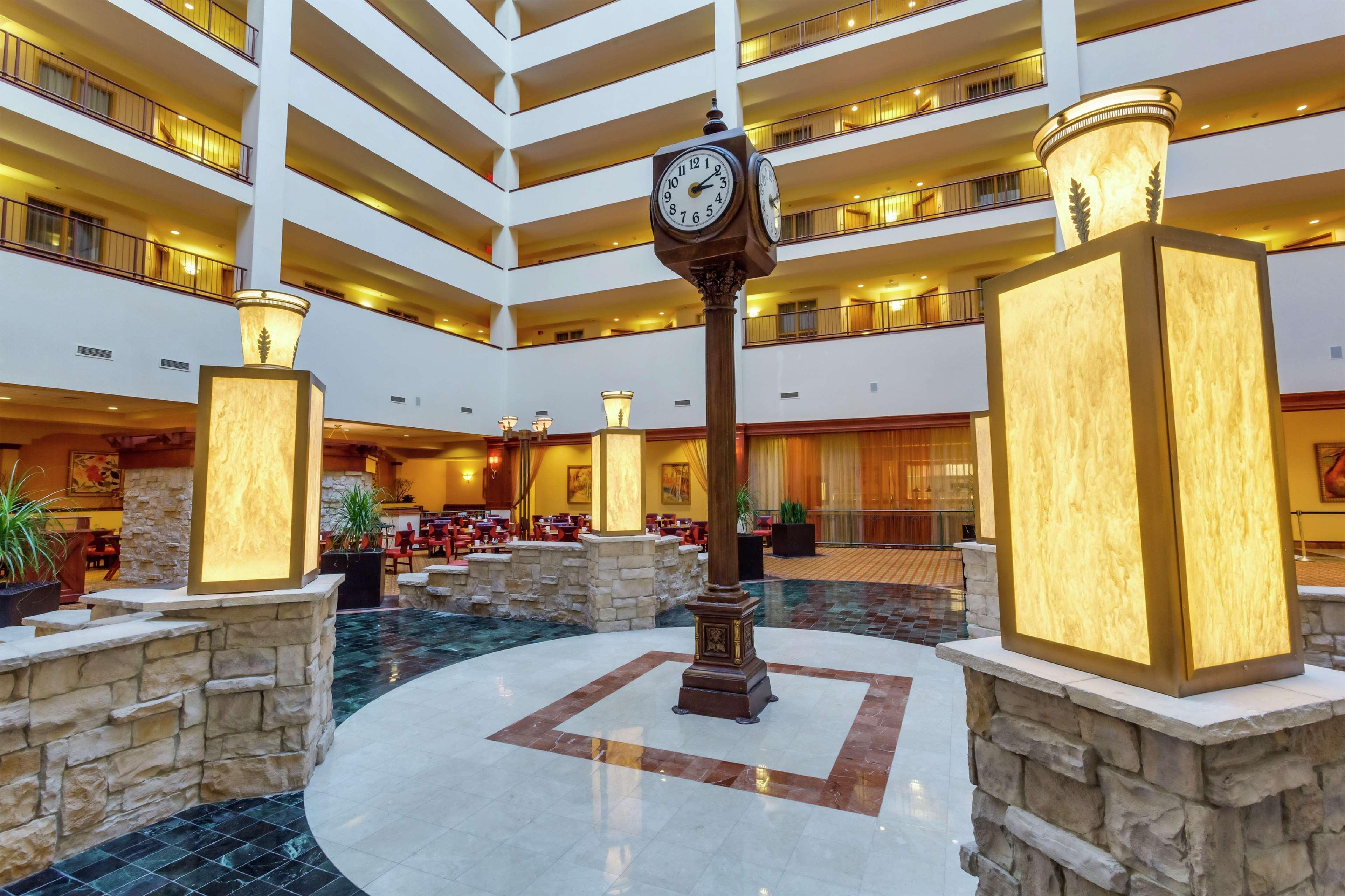 Hilton Charlotte Airport Hotel מראה חיצוני תמונה