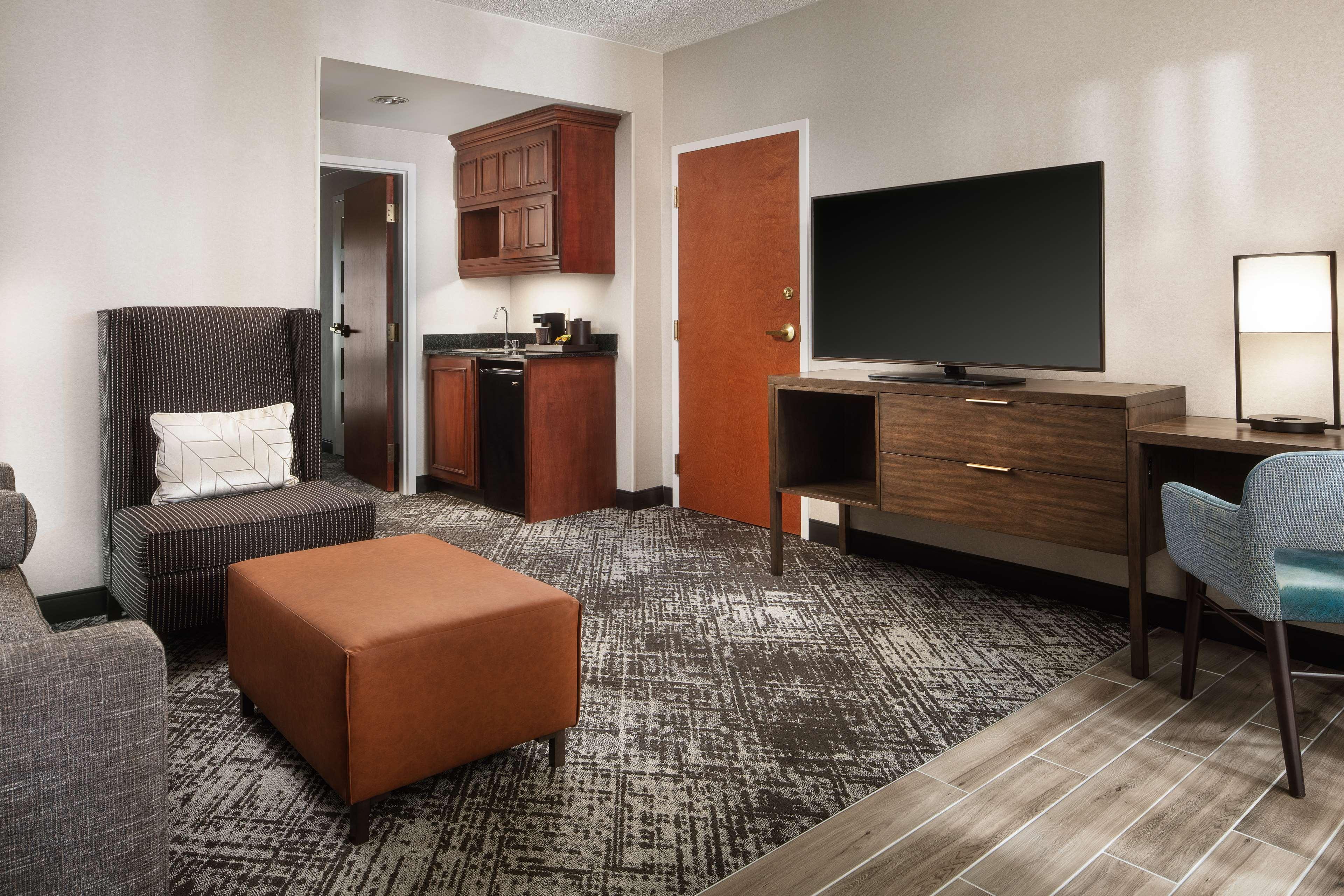 Hilton Charlotte Airport Hotel מראה חיצוני תמונה