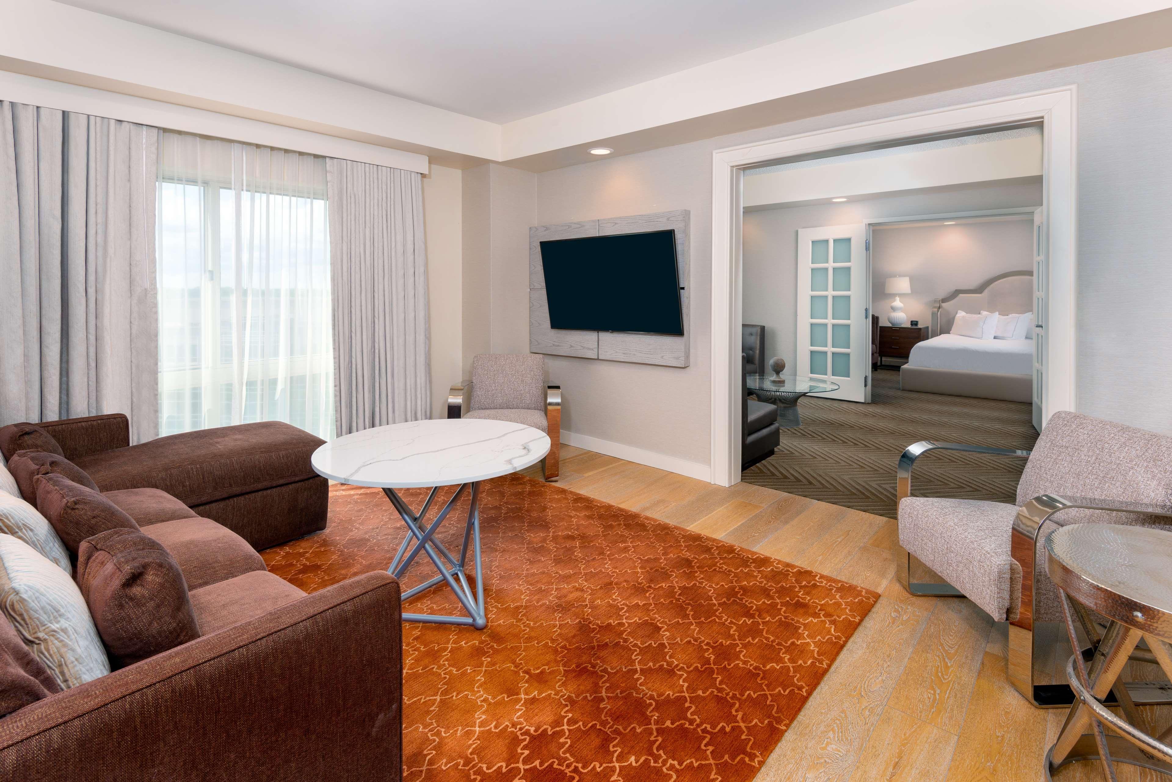 Hilton Charlotte Airport Hotel מראה חיצוני תמונה