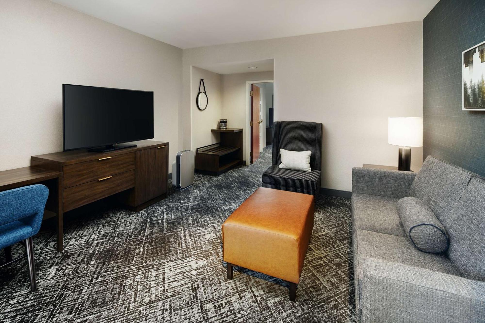 Hilton Charlotte Airport Hotel מראה חיצוני תמונה